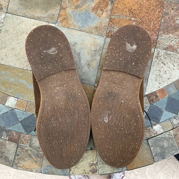 Clarks Chestnut Brown Leather Chukka Boots - Picture 5 of 7